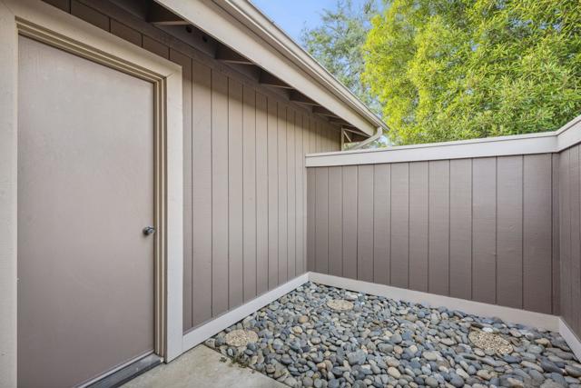 Image 27 of 53 For 29881 Circle R Creek Ln