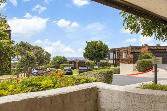 12859 Caminito del Canto, Del Mar CA: https://media.crmls.org/mediaz/ac7637b2-9ca2-4e4f-90d4-162cd0d09ee6.jpg