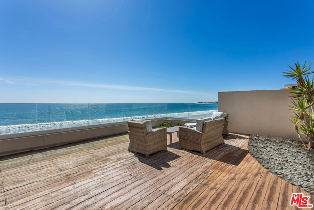 22548 PACIFIC COAST Highway, Malibu CA: https://media.crmls.org/mediaz/ac771495-7561-46f8-b614-49ee3343e11d.jpg
