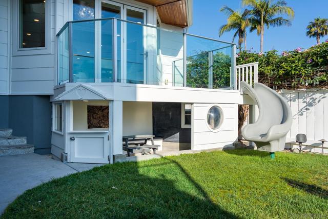 7570 Cabrillo Ave, La Jolla CA: https://media.crmls.org/mediaz/ac771933-7db8-4f13-ae1b-f3d5f51a288b.jpg