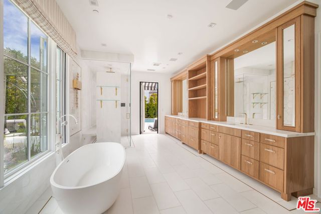 1445 Via Cresta, Pacific Palisades CA: https://media.crmls.org/mediaz/ac790901-da1d-41b8-8728-bb40e7ba42a8.jpg