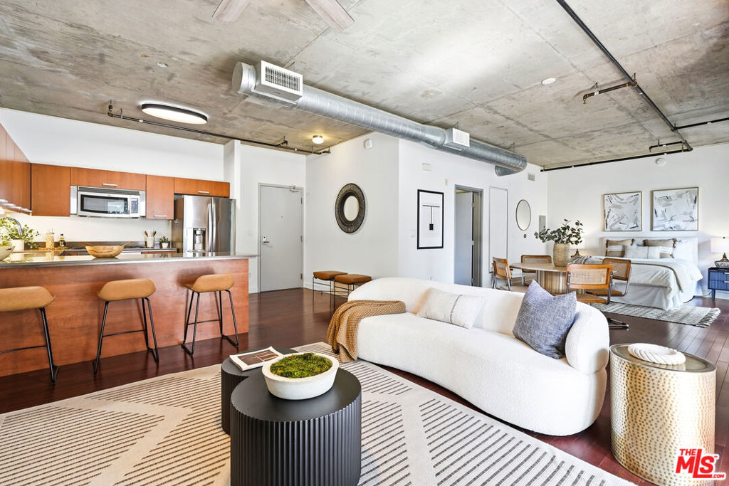 645 W 9th Street #342