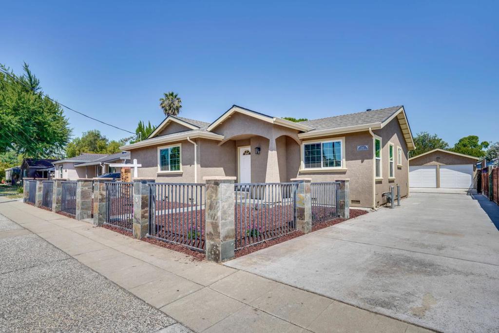 12471249 Curtner Avenue