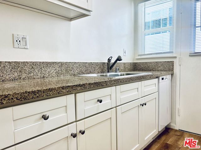 1839 N NORMANDIE Avenue, Los Angeles CA: https://media.crmls.org/mediaz/ac7a9fa0-1225-4083-b96c-56f50ddc596f.jpg
