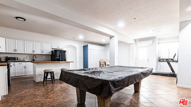 7449 Studio Road, Canoga Park CA: https://media.crmls.org/mediaz/ac7ae84b-88cc-422d-b1d8-4148c527ffae.jpg