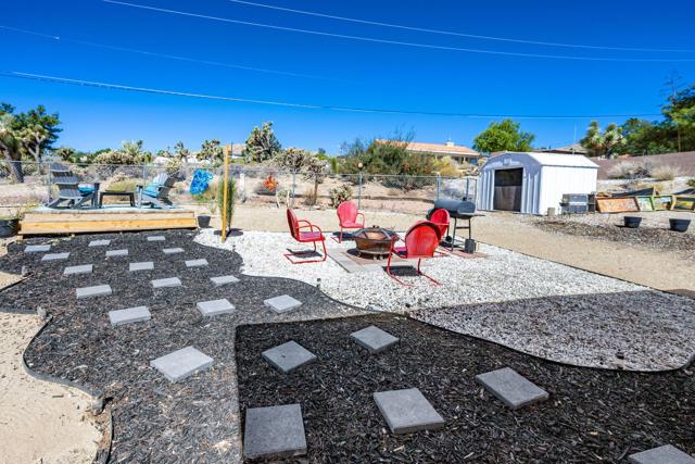 7616 Fairway Drive, Yucca Valley CA: https://media.crmls.org/mediaz/ac7b109d-491f-46c9-b94b-06539ddbee2c.jpg