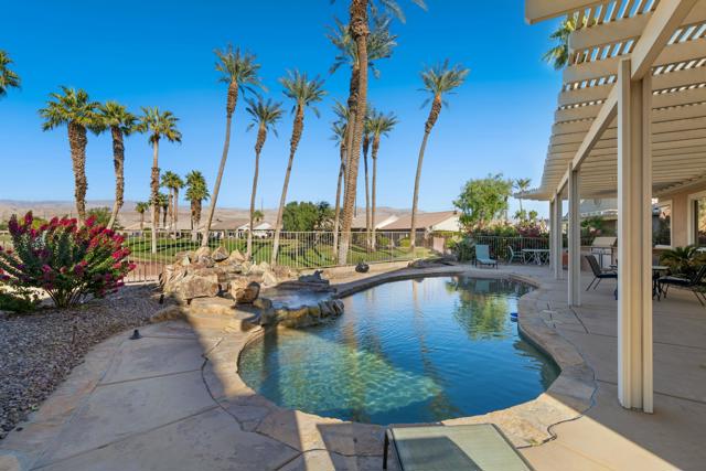 78770 Sunrise Mountain View, Palm Desert CA: https://media.crmls.org/mediaz/ac7c5ab2-edd5-4a0d-b187-6fdec886c5ff.jpg