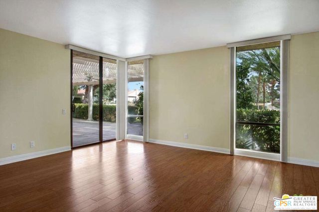 Image 18 of 30 For 39587 Bedford Drive