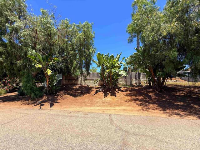 1461 Sunrise Drive, Vista CA: https://media.crmls.org/mediaz/ac7e5ecb-6639-4ad2-aef0-11899bbf5b6d.jpg