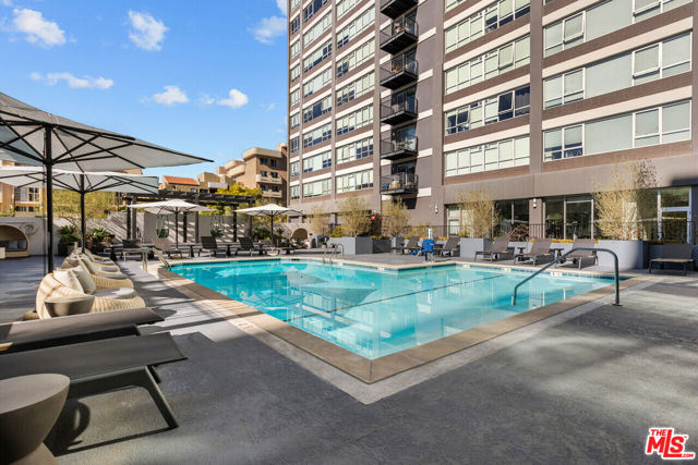 3460 W 7th Street, Los Angeles CA: https://media.crmls.org/mediaz/ac7e9ce8-a31a-4362-8854-55b02b3e3ab0.jpg