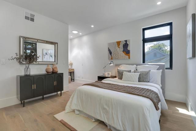 546 9th Avenue, Menlo Park CA: https://media.crmls.org/mediaz/ac7eb74c-d5d4-497f-846a-1a62ced58adb.jpg