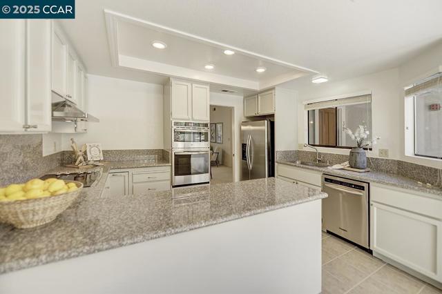 4243 Terra Granada Dr, Walnut Creek CA: https://media.crmls.org/mediaz/ac7f37c0-0904-497b-8280-2f506785d52e.jpg