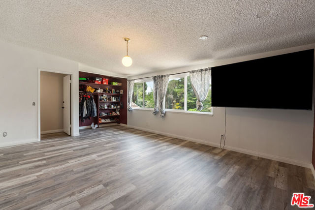 43818 Halcom Avenue, Lancaster CA: https://media.crmls.org/mediaz/ac80f536-0180-47ea-8c48-07acf6e35e0a.jpg