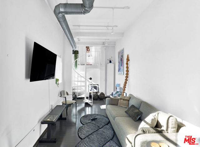 1645 Vine Street, Los Angeles CA: https://media.crmls.org/mediaz/ac817113-8e5f-43a2-a26c-09ffe73254d8.jpg
