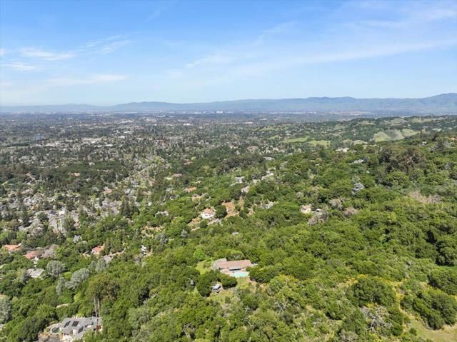 16870 Quarry Road, Los Gatos CA: https://media.crmls.org/mediaz/ac81b237-8c1d-4bcd-9603-33e7f92dca70.jpg