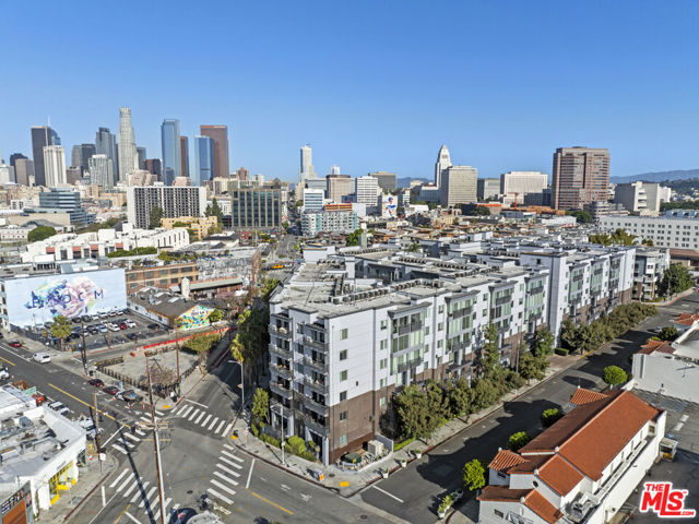 629 Traction Avenue, Los Angeles CA: https://media.crmls.org/mediaz/ac8220ae-3b25-42d1-bd4b-be312d60a04d.jpg