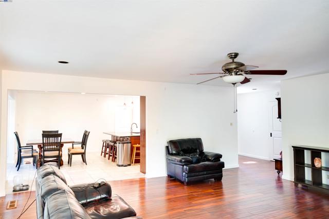 Image 6 of 11 For 750 Mirador Ct