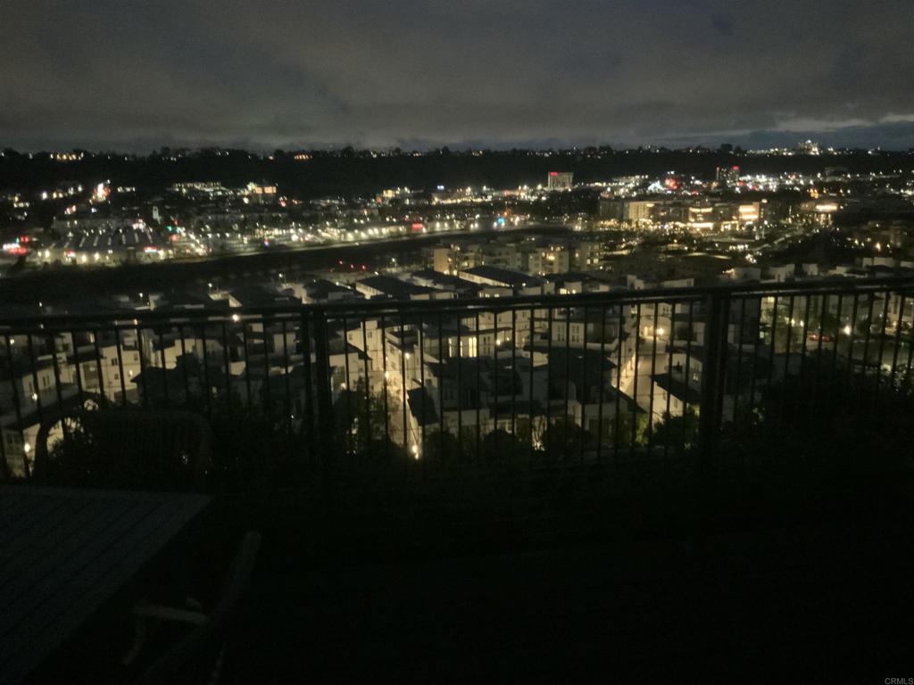 https://media.crmls.org/mediaz/ac827daf-bf28-4c35-829a-8c502a2187ae.jpg?preset=X-Large