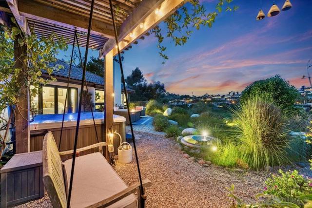 350 Punta Baja Dr, Solana Beach CA: https://media.crmls.org/mediaz/ac832790-00ad-49c7-9a5e-29ab21694ce8.jpg