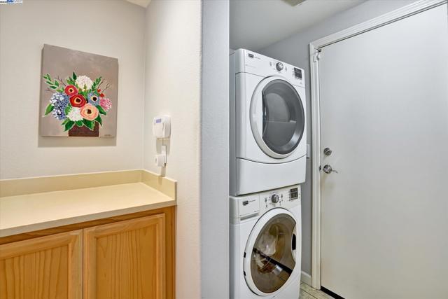 140 Selby Ln, Livermore CA: https://media.crmls.org/mediaz/ac835380-71e0-4222-bfda-02358a4bc65f.jpg