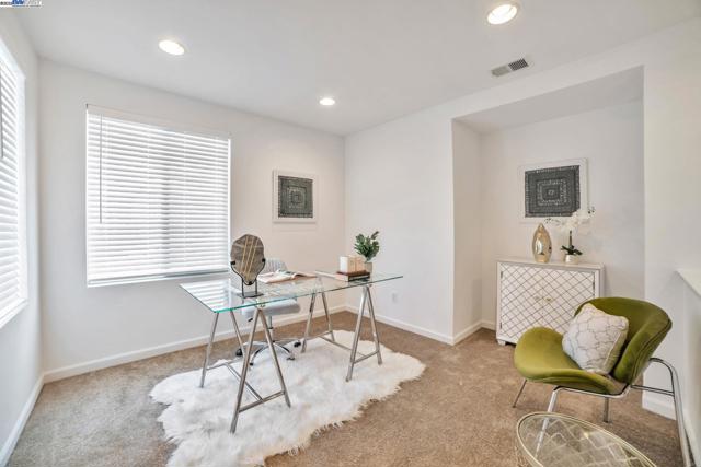 3312 Amaryllis Cir, San Ramon CA: https://media.crmls.org/mediaz/ac83e22d-46a3-4f41-970a-0bf6c5d9db0b.jpg