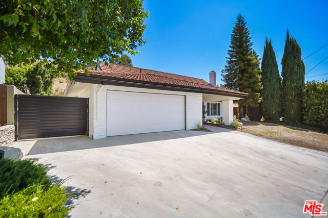 12174 Woodley Avenue photo 5