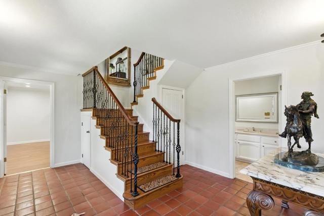 11510 Summit Wood Road, Los Altos Hills CA: https://media.crmls.org/mediaz/ac8482dc-fef0-4b04-b7f5-a9bbcd70e4dd.jpg