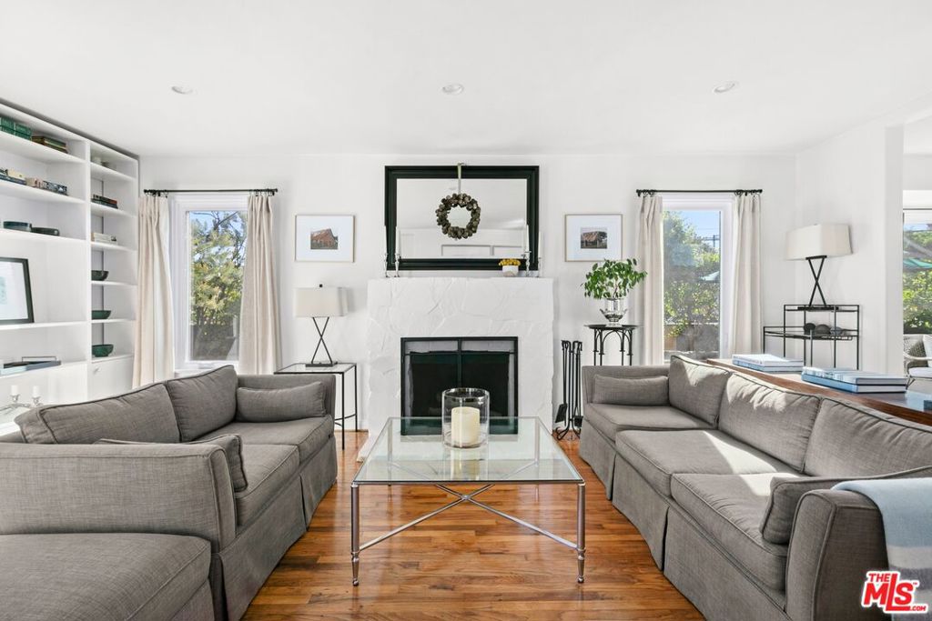2430 30th Street — Traditional
