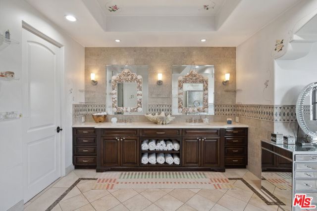 1650 Luse Tank Road, Topanga CA: https://media.crmls.org/mediaz/ac8538a5-ee88-4179-a15f-8f0cb783c183.jpg
