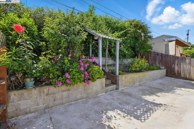232 Longford Dr, South San Francisco CA: https://media.crmls.org/mediaz/ac854dc2-9582-4d0a-95cc-0d5dd9d2f19d.jpg