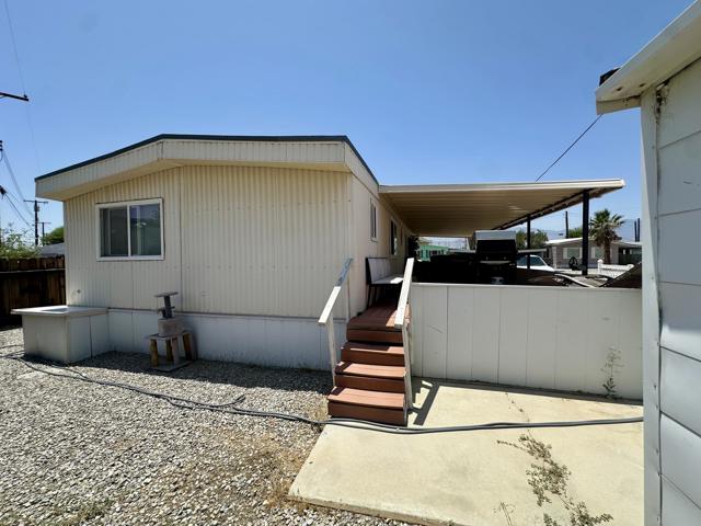 32660 Bloomfield Avenue, Thousand Palms CA: https://media.crmls.org/mediaz/ac857c20-1d4e-418e-b8ea-2c8e8bdc7cf6.jpg