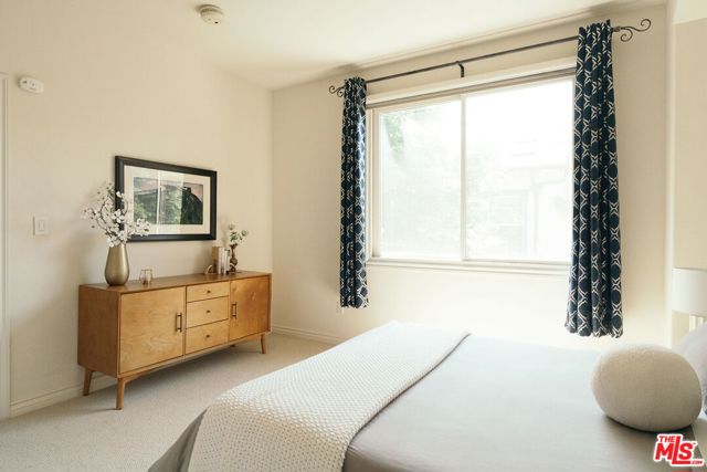 322 Alpine Street, Pasadena CA: https://media.crmls.org/mediaz/ac858014-cd0b-4c85-93b7-cf1e6ab5ff99.jpg