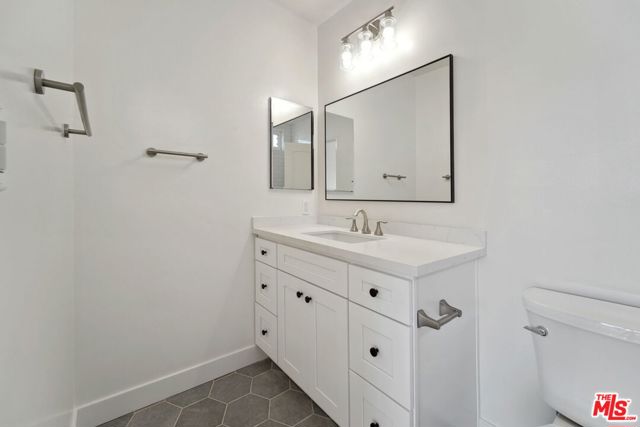 1133 22nd Street, Santa Monica CA: https://media.crmls.org/mediaz/ac8660b7-240d-4dbc-8372-8294a99d0261.jpg