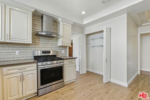 237 W Kelso Street, Inglewood CA: https://media.crmls.org/mediaz/ac86f56c-6d3c-4277-befd-020fd86bac27.jpg