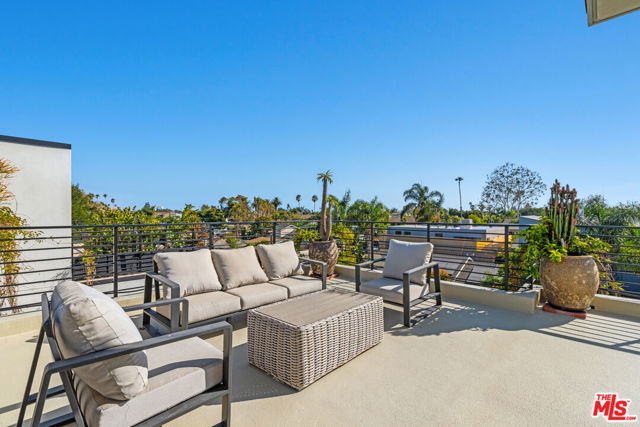 4 Bed Home for Sale in Venice, California