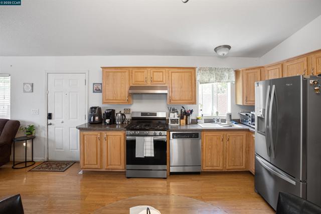 55 PACIFICA AVE, Bay Point CA: https://media.crmls.org/mediaz/ac87694d-d0aa-4289-8e31-3f6f4c182d43.jpg