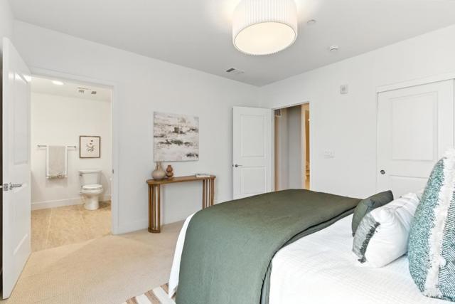 19 Waterline Place, Richmond CA: https://media.crmls.org/mediaz/ac877026-6e7b-43f6-b3c7-0515c88000bd.jpg