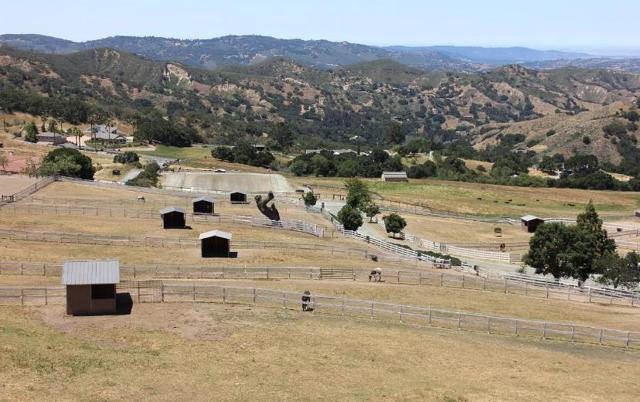 350 San Benancio Road, Salinas CA: https://media.crmls.org/mediaz/ac87a6fb-d1be-4205-bad7-0c9d28897e6b.jpg