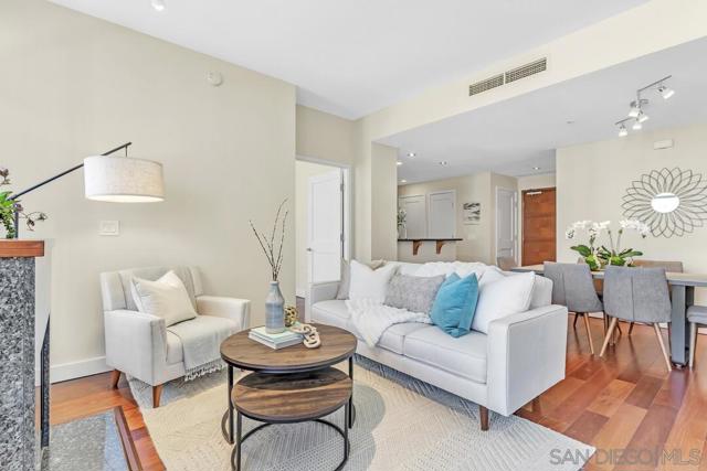 700 W E St, San Diego CA: https://media.crmls.org/mediaz/ac87e05b-6758-4bc4-b8f1-308008a84751.jpg