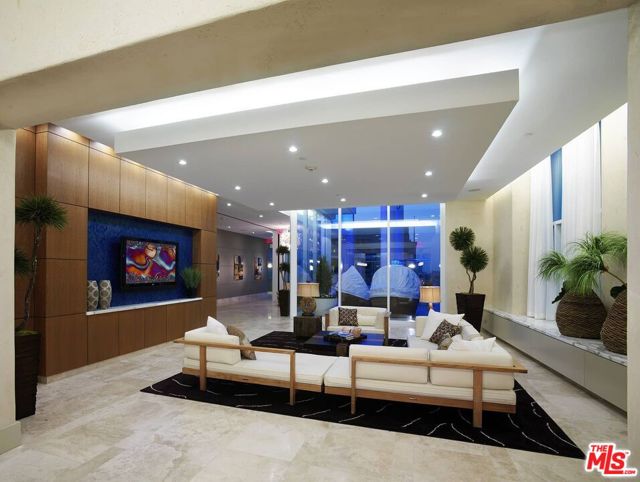 717 W Olympic Boulevard, Los Angeles CA: https://media.crmls.org/mediaz/ac885d7e-1c99-4dc6-97f7-98330b8aaf78.jpg