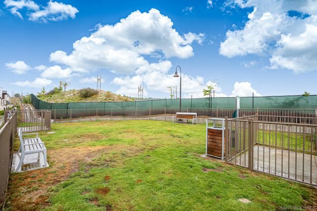 2097 Bluestone Cir, Chula Vista CA: https://media.crmls.org/mediaz/ac897ac2-6980-4f8c-a693-f270449c9c0b.jpg