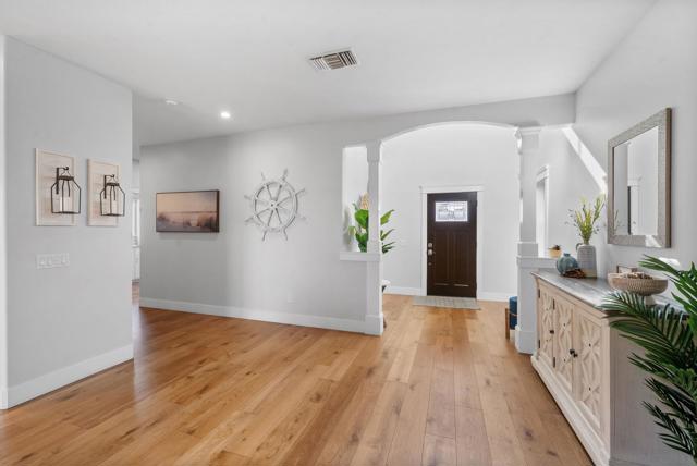 523 9th St, Imperial Beach CA: https://media.crmls.org/mediaz/ac8a6d47-e010-4363-a3f3-a5942c7b2859.jpg