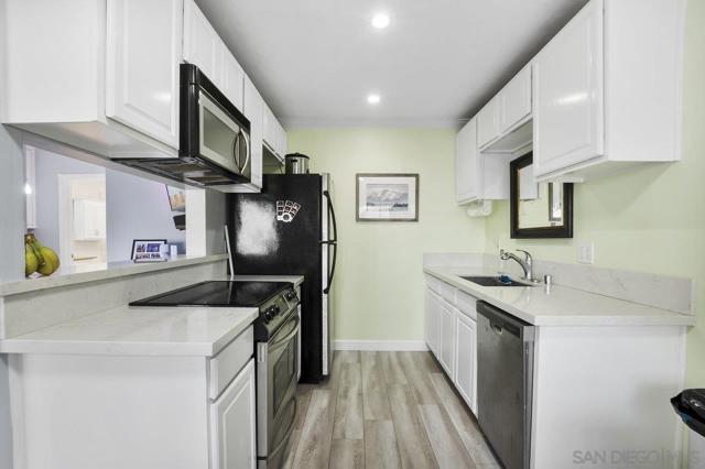 1464 Essex St, San Diego CA: https://media.crmls.org/mediaz/ac8a87ce-7ccc-412b-92bc-3722d2a6cdd0.jpg