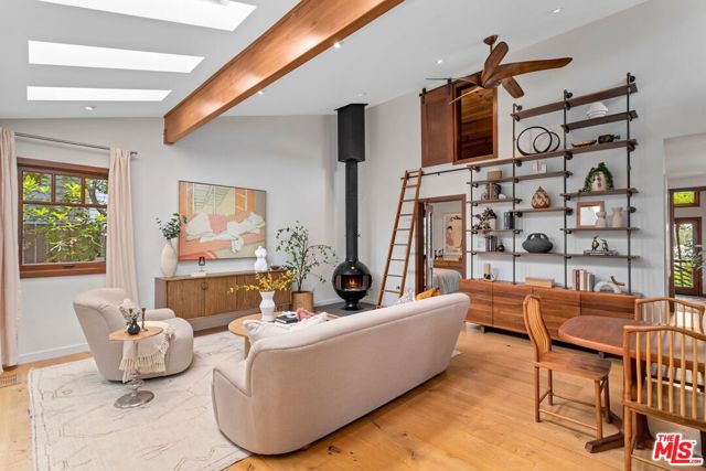 1409 Waterloo Street, Los Angeles CA: https://media.crmls.org/mediaz/ac8aaccc-d7d8-4111-891c-112e303b6843.jpg