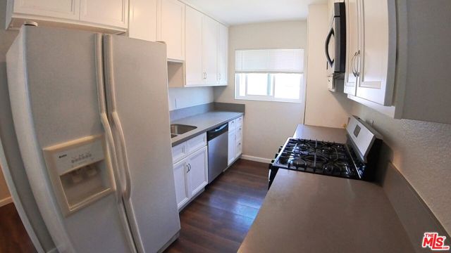 24242 Pine Street, Newhall CA: https://media.crmls.org/mediaz/ac8b89a1-ab33-478a-b6f5-70a3adeeb631.jpg