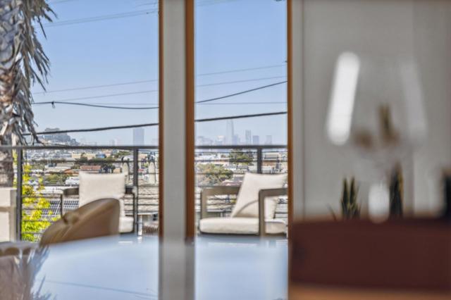 260 Curtis Street, San Francisco CA: https://media.crmls.org/mediaz/ac8be032-4f6b-4155-9f11-ced623491722.jpg