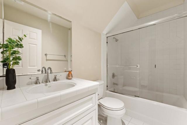 9560 Via Del Oro, Gilroy CA: https://media.crmls.org/mediaz/ac8bfe48-75db-49b0-9551-14f1071e2433.jpg