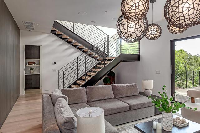 26896 Alejandro Drive, Los Altos Hills CA: https://media.crmls.org/mediaz/ac8c17e8-df91-46a5-867a-0935e35bacca.jpg