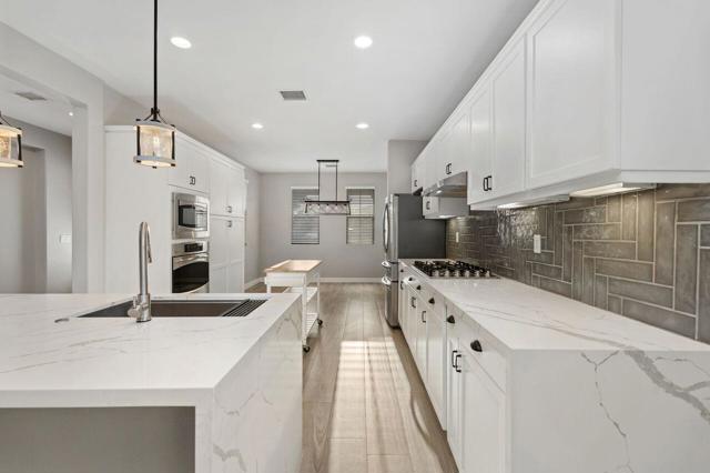 51204 Mystic Tyme Drive, Indio CA: https://media.crmls.org/mediaz/ac8df07b-cd6c-4eee-8723-10735069c0d3.jpg