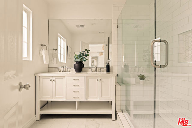 6481 W 77th Street, Los Angeles CA: https://media.crmls.org/mediaz/ac8e0d0b-1c89-4942-ad12-4e30606499fc.jpg